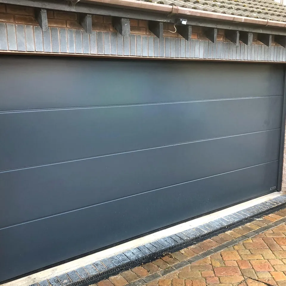 Meon Valley Garage Doors Ltd - Sectional Door - Southampton - Hampshire 