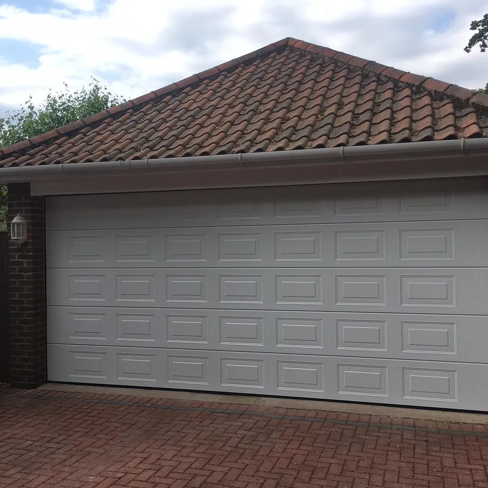 Meon Valley Garage Doors Ltd - Sectional Door - Southampton - Hampshire 