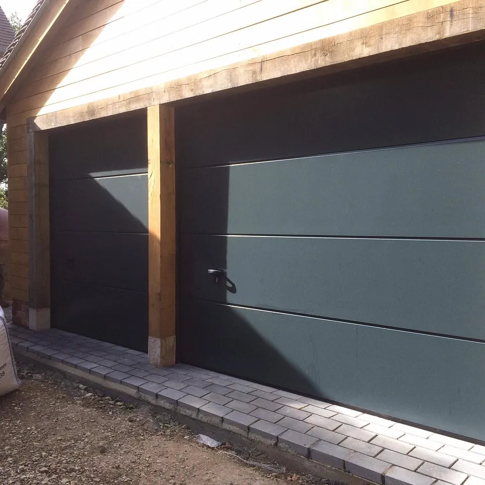 Meon Valley Garage Doors Ltd - Sectional Door - Southampton - Hampshire 